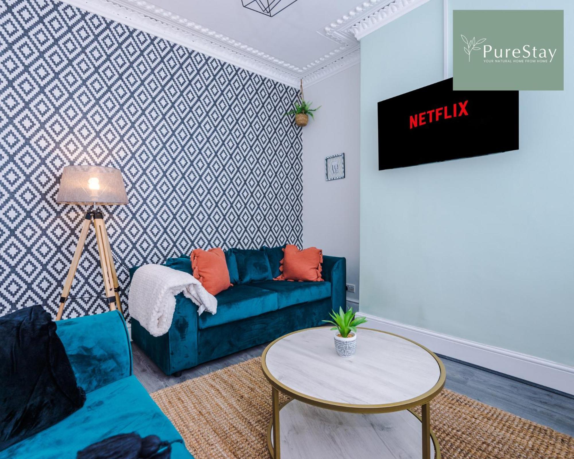 PureStay Family Home: Four-Bedroom Haven in Liverpool Exterior photo